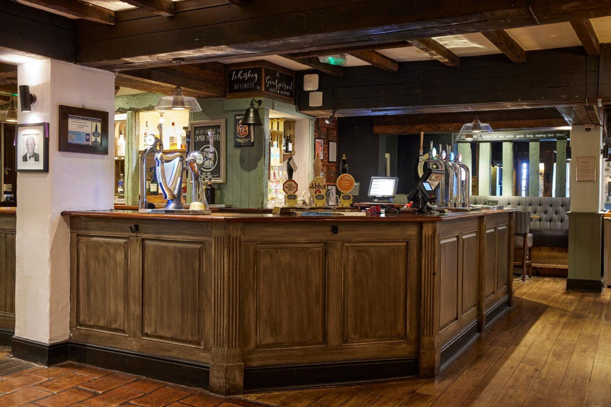 Отель Crossroads By Chef & Brewer Collection Weedon Bec Экстерьер фото